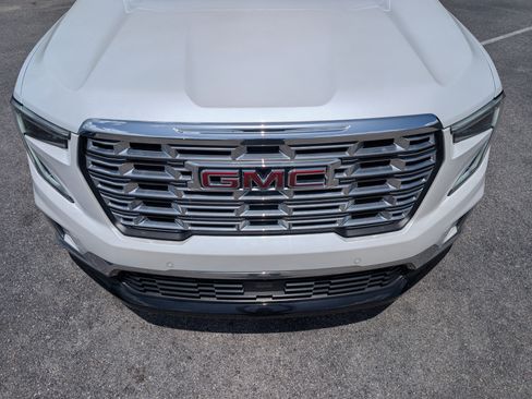 Used 2025 GMC Acadia Denali w/ Super Cruise Package FWD image 12