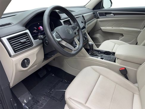 Used 2023 Volkswagen Atlas SE w/ Panoramic Sunroof Package image 53