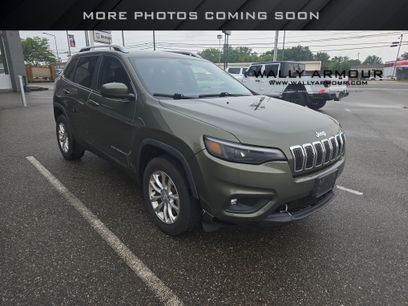 Used 2019 Jeep Cherokee Latitude w/ Popular Appearance Group