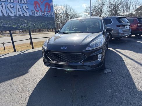 Used 2022 Ford Escape SEL image 2