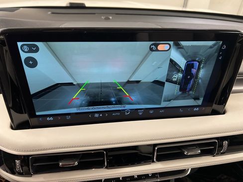 New 2026 Lincoln Aviator AWD image 12