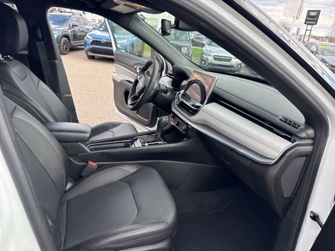 Used 2023 Jeep Compass Limited image 26