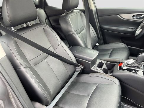 Used 2020 Nissan Rogue Sport SL w/ Premium Package image 29