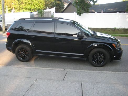 Used 2020 Dodge Journey SE w/ SE Popular Equipment Group FWD image 5