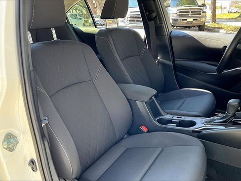 Used 2025 Toyota Corolla LE image 26