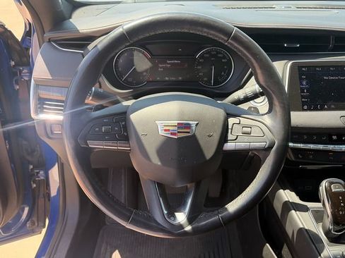 Used 2021 Cadillac XT4 Premium Luxury AWD/4WD image 20