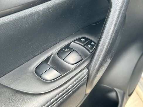 Used 2020 Nissan Rogue Sport S w/ Appearance Package FWD image 20