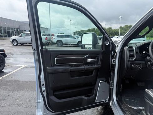 New 2026 RAM 2500 Laramie AWD/4WD image 13
