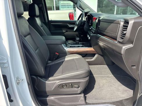 Used 2024 GMC Sierra 1500 SLT w/ SLT Premium Package image 16