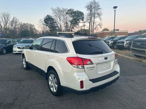Used 2011 Subaru Outback 2.5i Premium image 7
