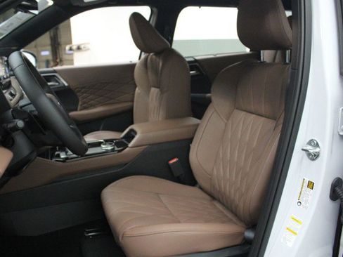 New 2026 Mitsubishi Outlander SEL image 7