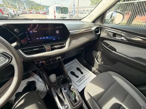 Used 2024 Chevrolet TrailBlazer LT FWD image 14