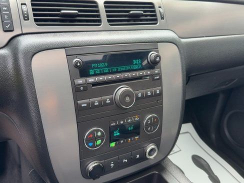 Used 2011 Chevrolet Avalanche LT w/ Luxury Package AWD/4WD image 15