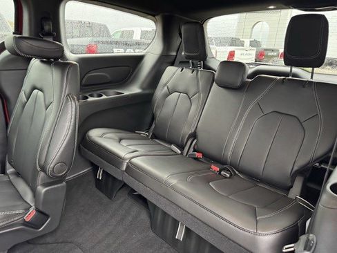 New 2026 Chrysler Pacifica Select image 29