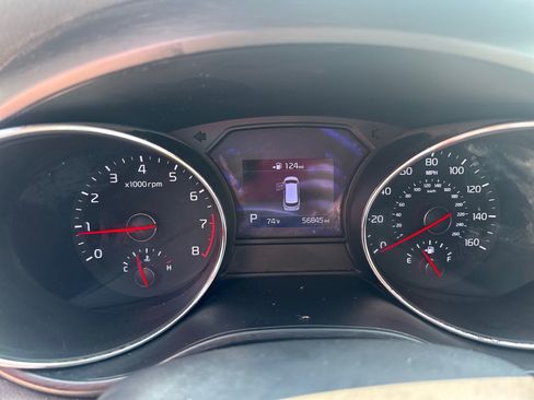 Used 2020 Kia Sedona LX FWD image 19