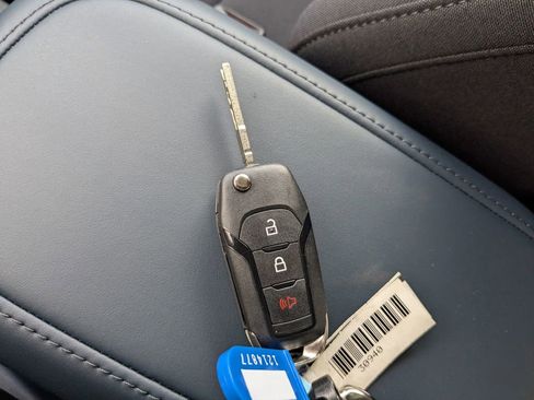 New 2025 Ford Maverick XL image 32