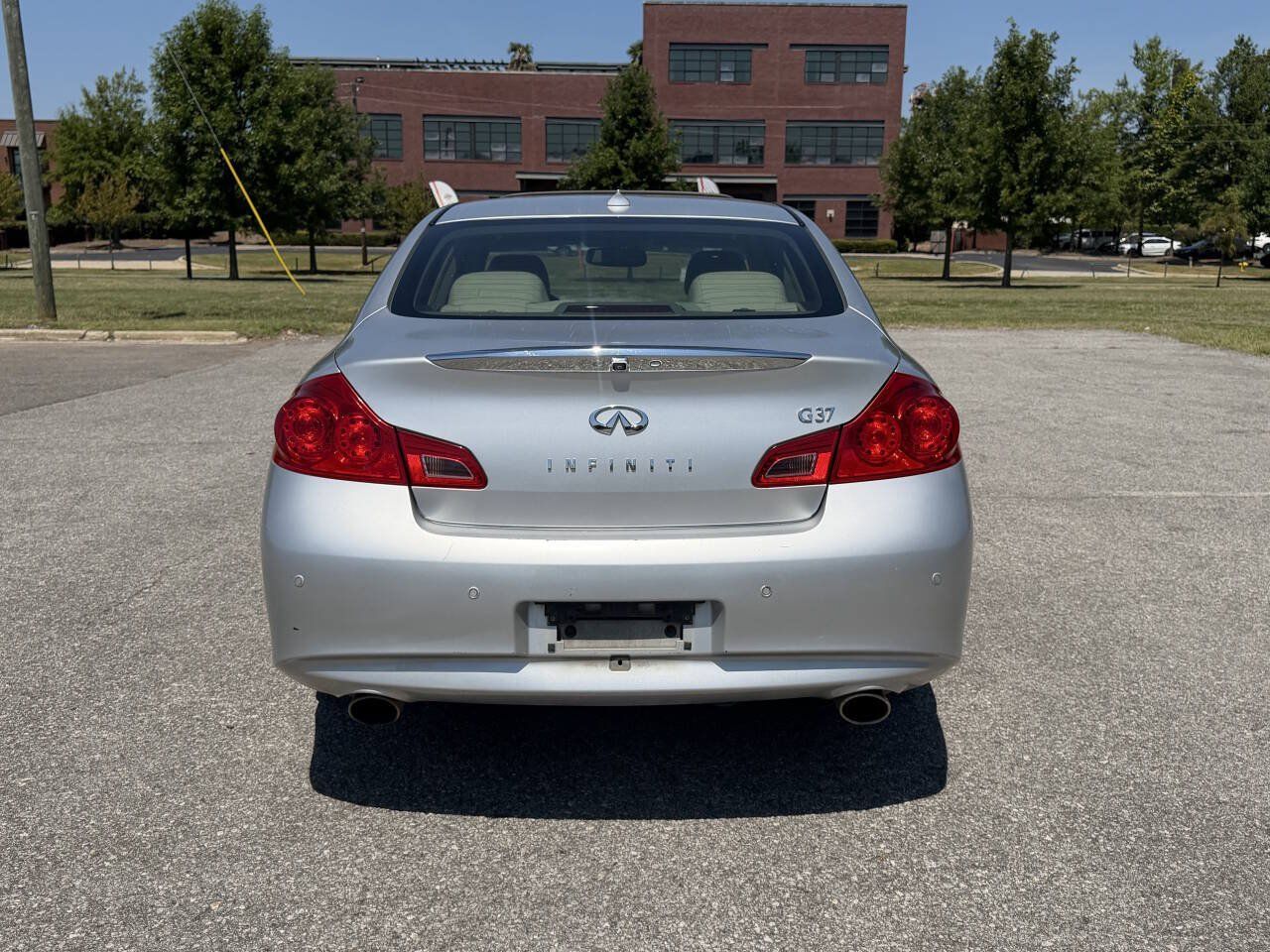 Used 2010 INFINITI G37 Journey w/ Premium Pkg RWD image 8