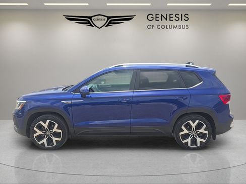 Used 2023 Volkswagen Taos SEL AWD/4WD image 2