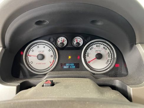 Used 2008 Ford Focus Coupe FWD image 5