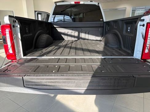 Used 2025 Ford F250 Lariat w/ Lariat Ultimate Package image 11