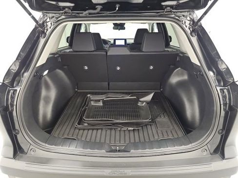 Used 2023 Toyota Corolla Cross LE image 33