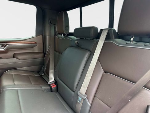 Used 2025 GMC Sierra 1500 Denali w/ Technology Package AWD/4WD image 12