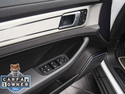 Used 2022 Porsche Panamera Platinum Edition image 44