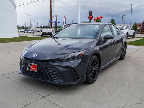Certified 2025 Toyota Camry SE AWD/4WD image 4
