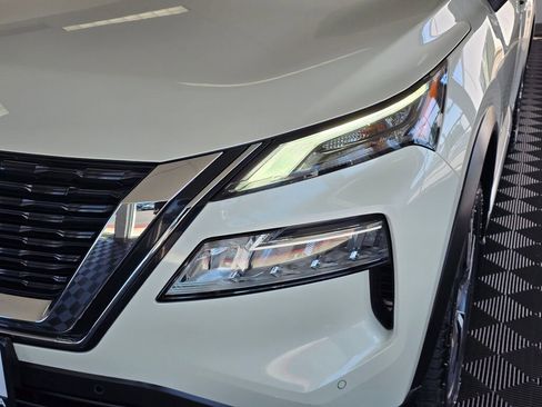 Used 2021 Nissan Rogue SL w/ Premium Package AWD/4WD image 10