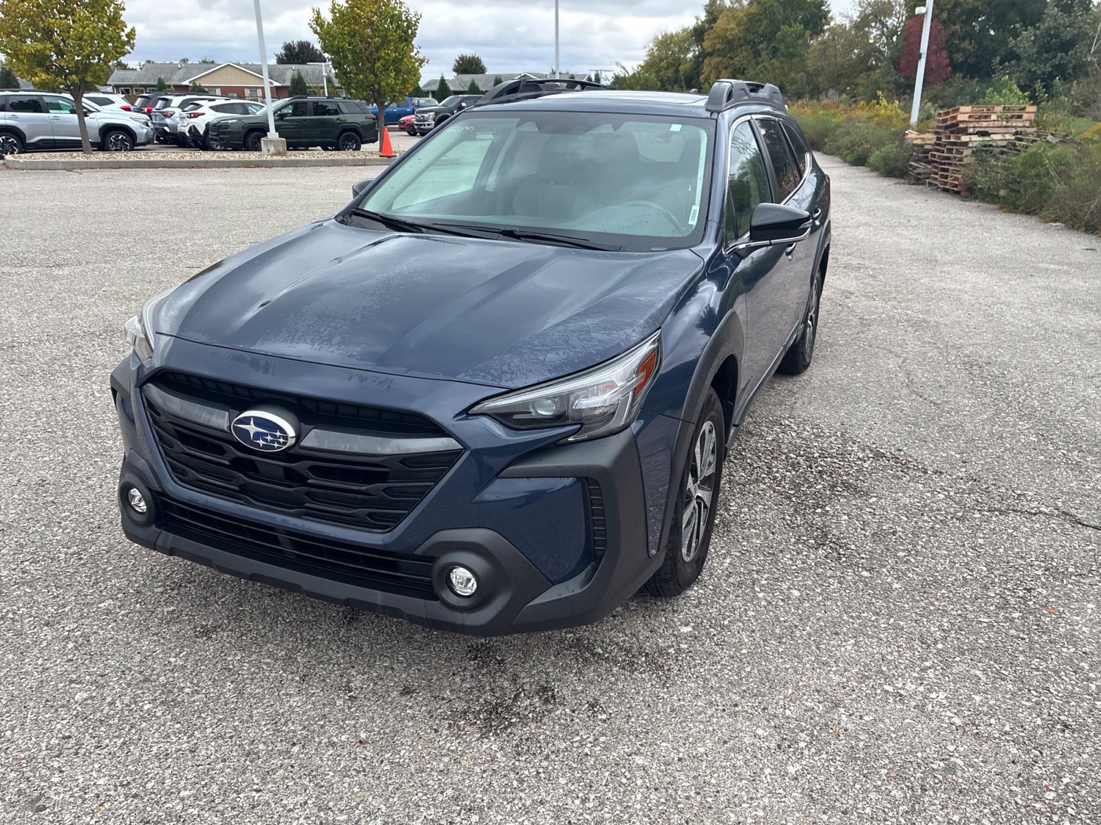 Certified 2025 Subaru Outback Premium AWD/4WD image 3