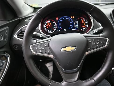Used 2022 Chevrolet Malibu Premier FWD image 8