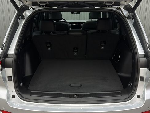 Used 2024 Jeep Grand Cherokee Limited 4xe w/ Luxury Tech Group II image 13