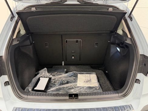 Used 2026 Volkswagen Taos SE w/ Panoramic Sunroof Package FWD image 24
