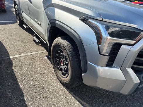 Used 2022 Toyota Tundra SR5 w/ SR5 Premium Package AWD/4WD image 4