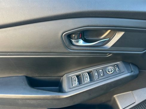 Used 2023 Honda Accord EX image 11