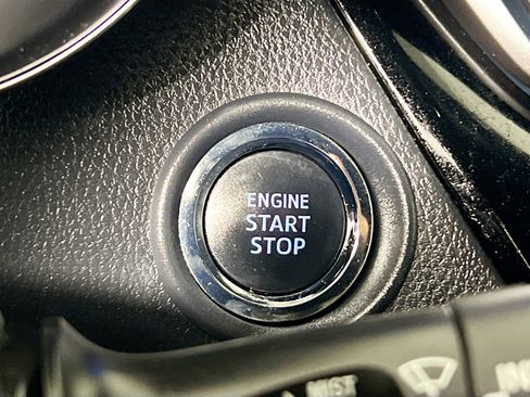 Used 2021 Toyota C-HR XLE image 23