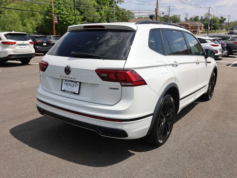 Used 2022 Volkswagen Tiguan SE R-Line AWD/4WD image 7
