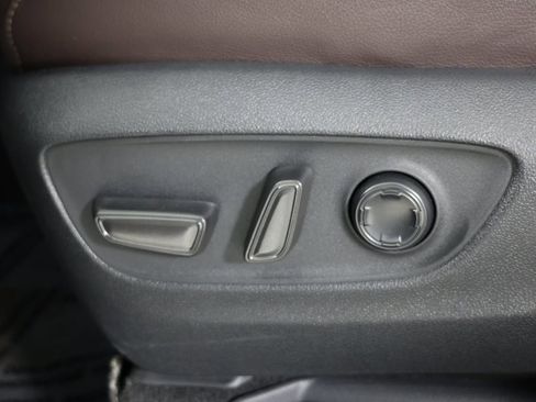 Used 2021 Toyota Sienna Platinum image 26