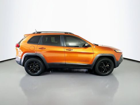 Used 2015 Jeep Cherokee Trailhawk w/ Comfort/Convenience Group AWD/4WD image 8