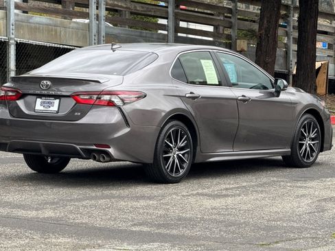 Used 2023 Toyota Camry SE image 4