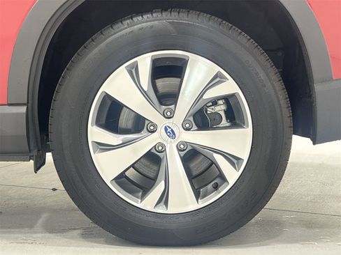 Used 2024 Subaru Ascent Premium w/ Convenience Package image 10