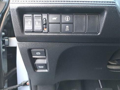 Used 2024 Honda Odyssey Sport image 30