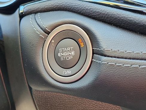 Used 2022 Dodge Durango SXT image 28