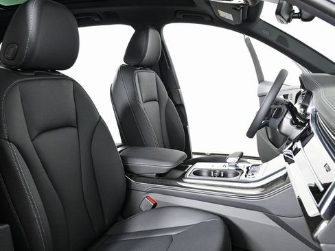 New 2025 Audi Q7 3.0T Premium Plus image 24