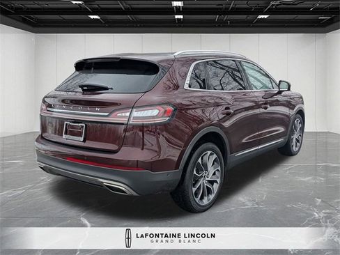 Used 2022 Lincoln Nautilus Reserve image 5