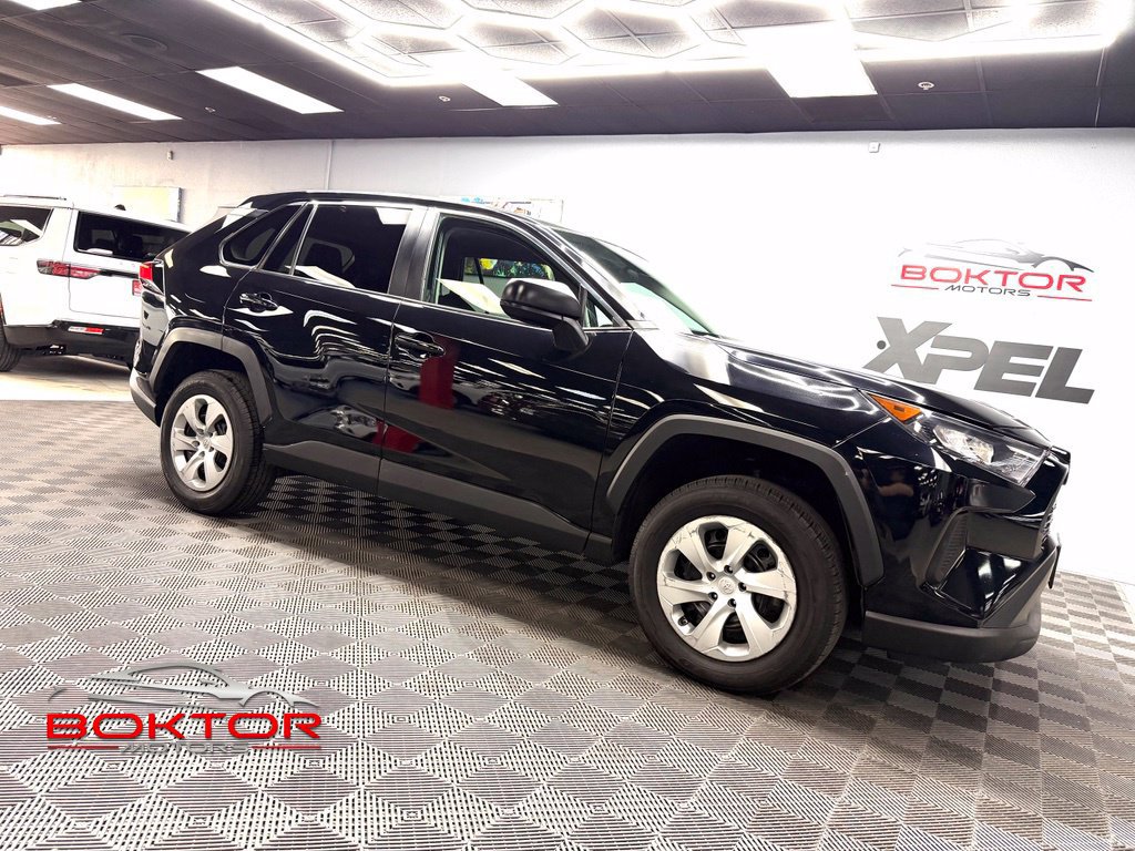 Used 2022 Toyota RAV4 LE FWD image 1