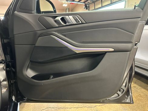 Used 2021 BMW X5 xDrive40i AWD/4WD image 26