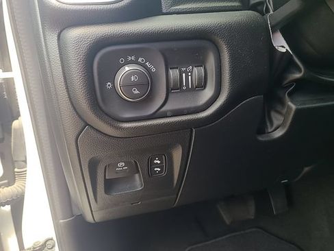 Used 2023 RAM 1500 Laramie AWD/4WD image 14