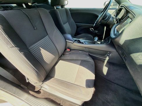 Used 2018 Dodge Challenger R/T w/ Driver Convenience Group RWD image 14
