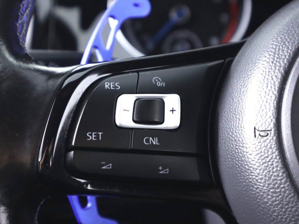 Used 2016 Volkswagen Golf 4-Door AWD/4WD image 12